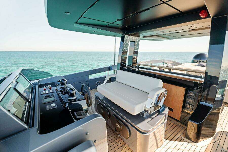 Caffeine 116ft Pershing Yacht For Sale