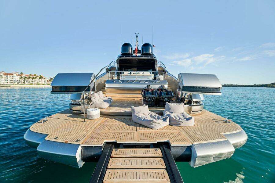 Caffeine 116ft Pershing Yacht For Sale