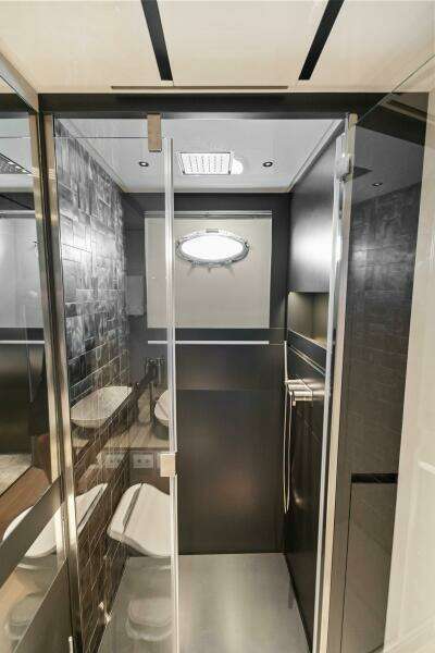 Caffeine 116ft Pershing Yacht For Sale