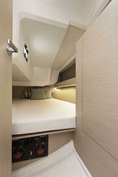 30ft Beneteau Yacht For Sale