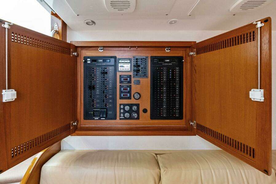 EBTIDE 45ft Cabo Yacht For Sale