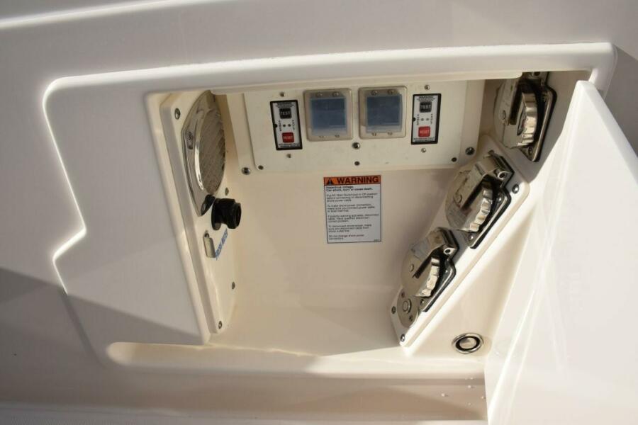 38' 2024 Tiara Yachts 38 LS