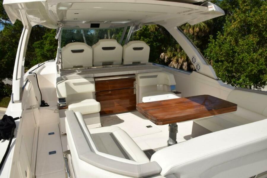 38' 2024 Tiara Yachts 38 LS