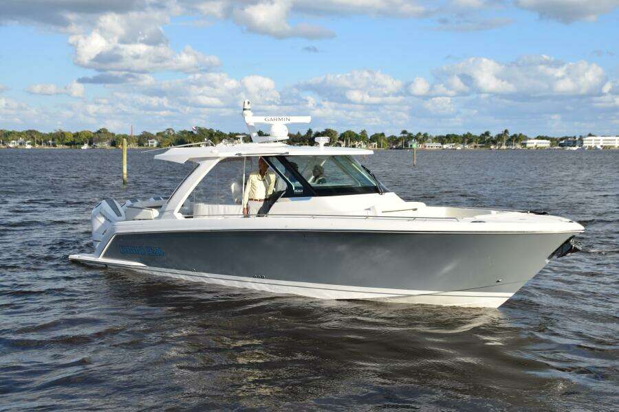 38' Tiara Yachts LS 2024