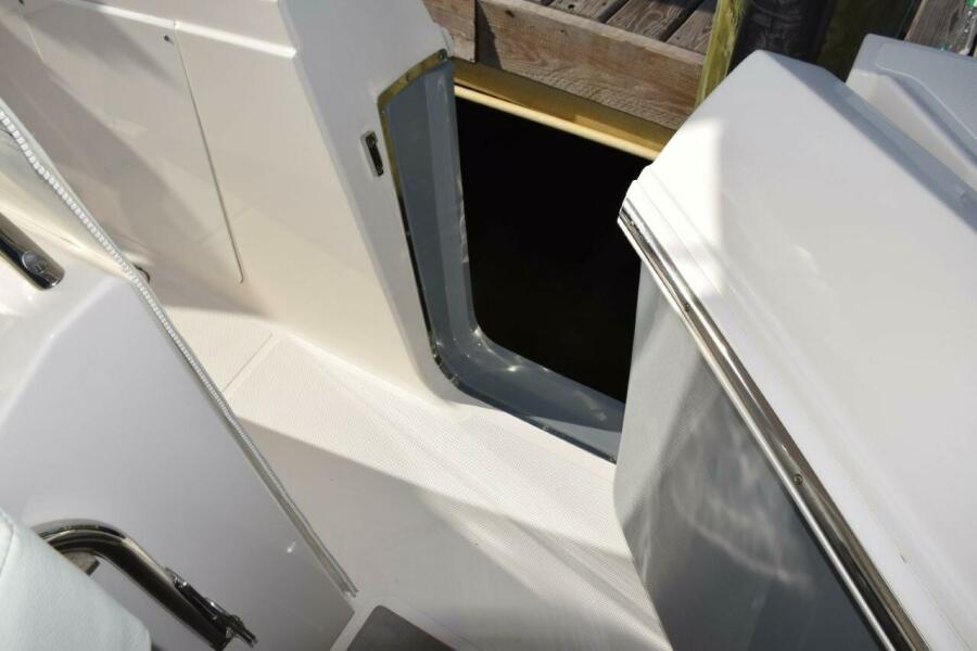 38' 2024 Tiara Yachts 38 LS