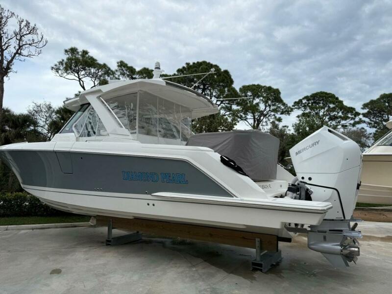 38' 2024 Tiara Yachts 38 LS