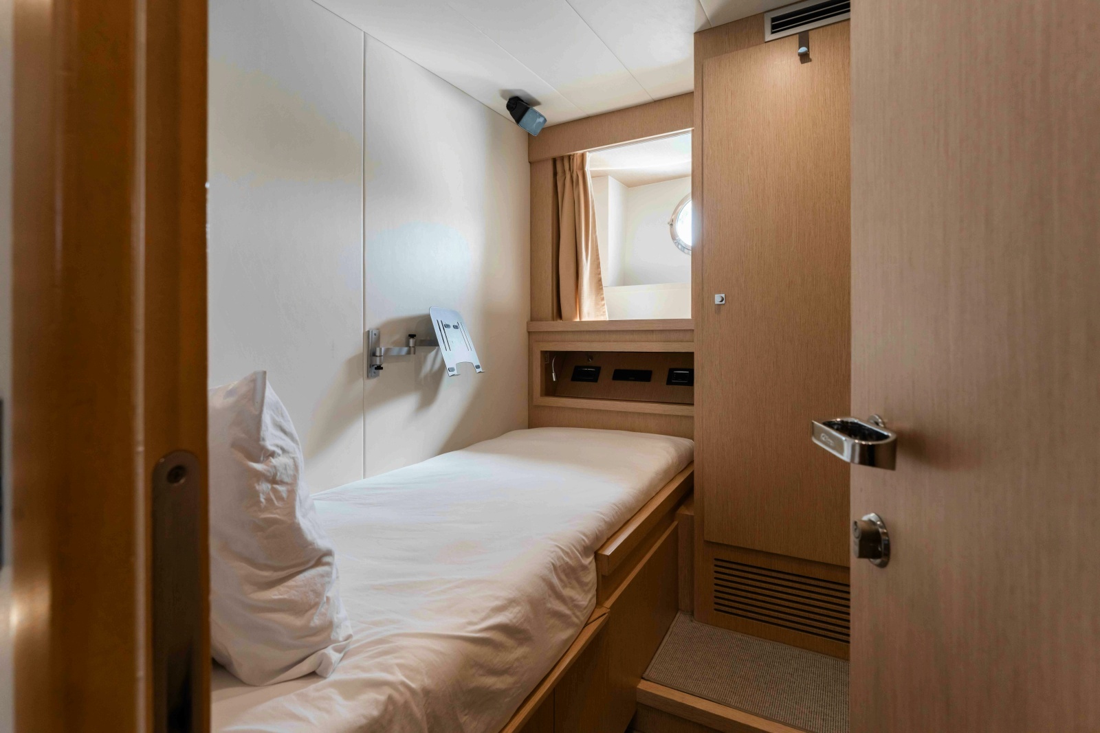 ELYSIUM I 110ft Riva Yacht For Sale