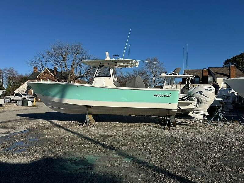 Temp Tag 31ft Regulator Yacht For Sale