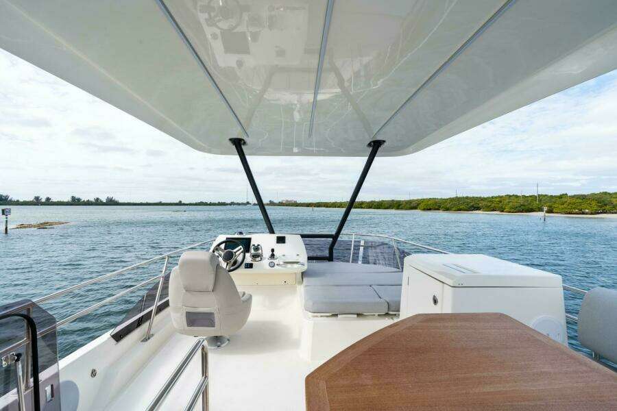 2024 42 Prestige Flybridge - Flybridge