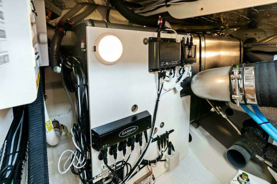 2024 42 Prestige Flybridge - Engine Room