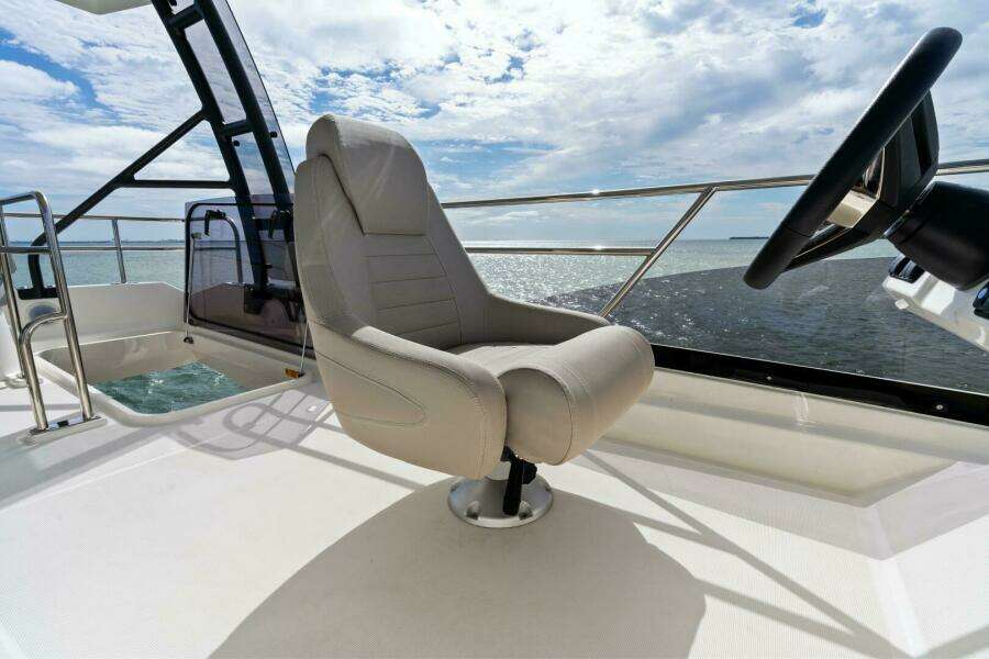 2024 42 Prestige Flybridge - Flybridge