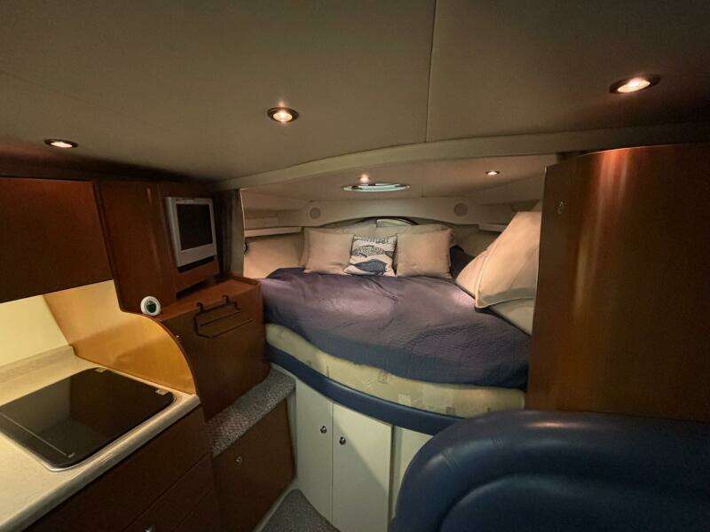 32ft Four Winns Yacht For Sale