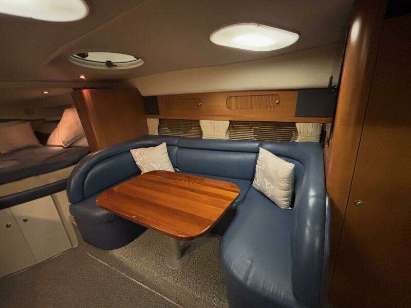 32ft Four Winns Yacht For Sale