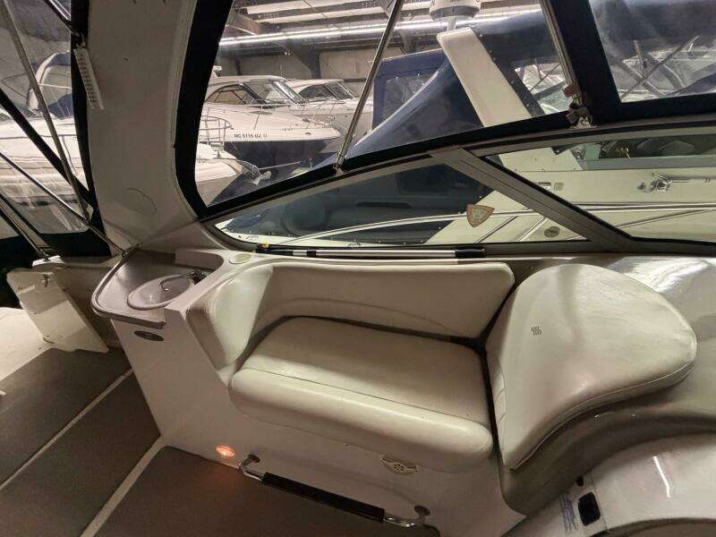 32ft Four Winns Yacht For Sale