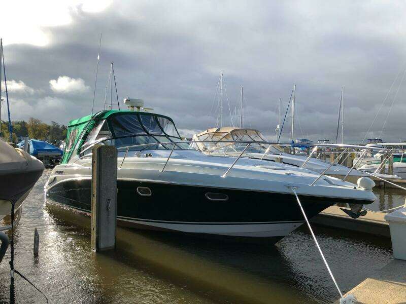 32ft Four Winns Yacht For Sale