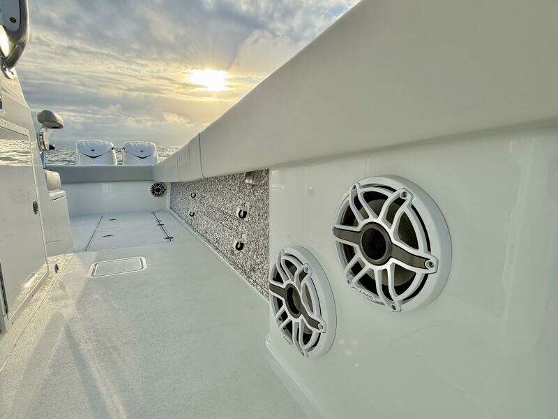 Lodge ical Necessity 37ft Freeman Yacht For Sale