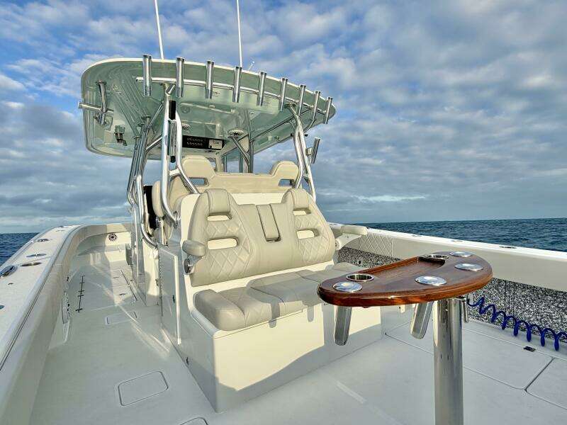 Lodge ical Necessity 37ft Freeman Yacht For Sale