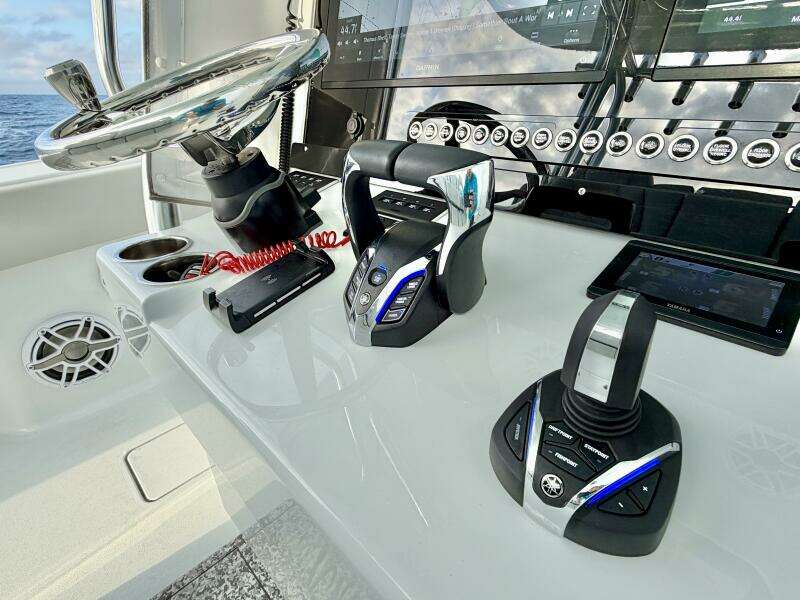 Lodge ical Necessity 37ft Freeman Yacht For Sale