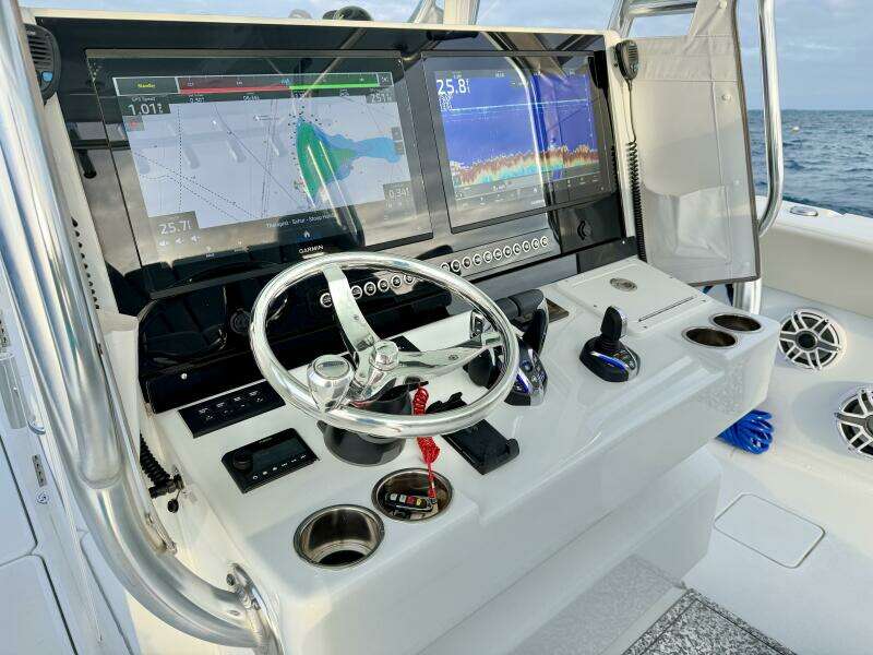 Lodge ical Necessity 37ft Freeman Yacht For Sale