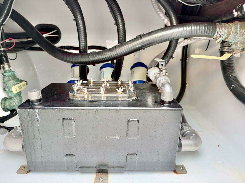 Lodge ical Necessity 37ft Freeman Yacht For Sale