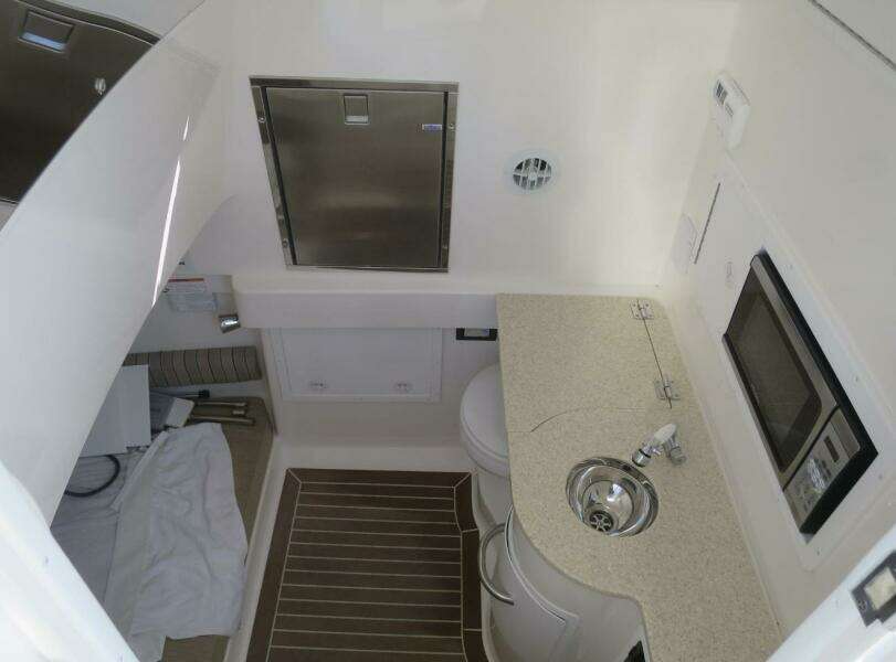 Regulator 34 - WIN PER DAY - Cabin