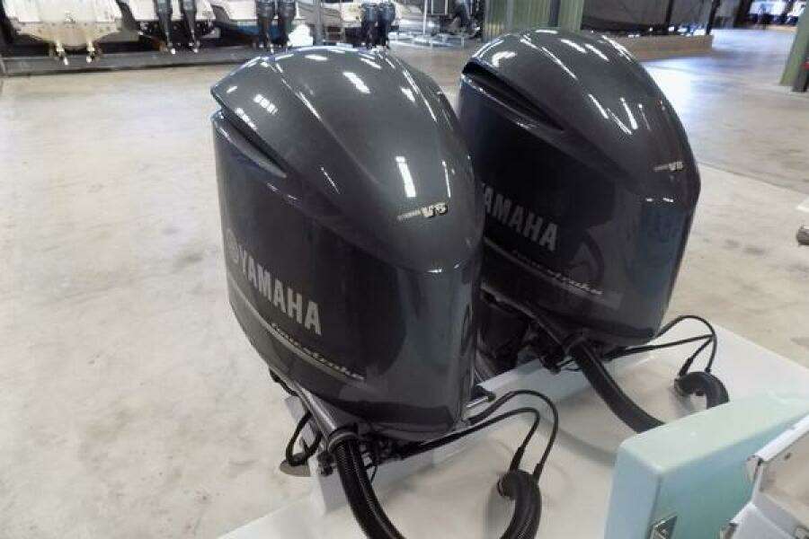 Regulator 34 - WIN PER DAY - Twin Yamaha Engine