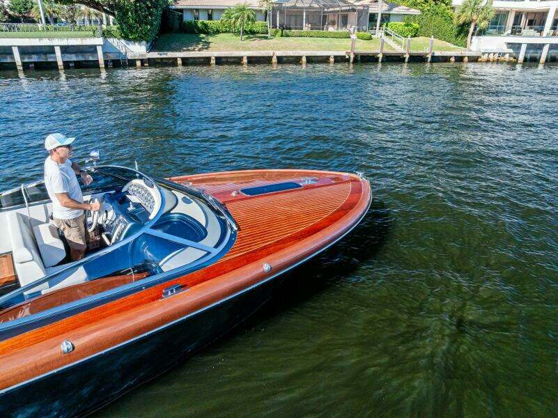 Isola 33ft Riva Yacht For Sale