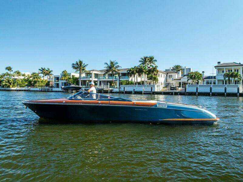 Isola 33ft Riva Yacht For Sale