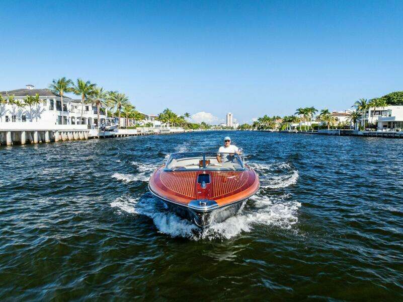 Isola 33ft Riva Yacht For Sale