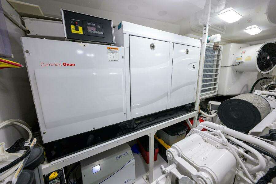 Viking  92 SPECULATOR - Engine Room