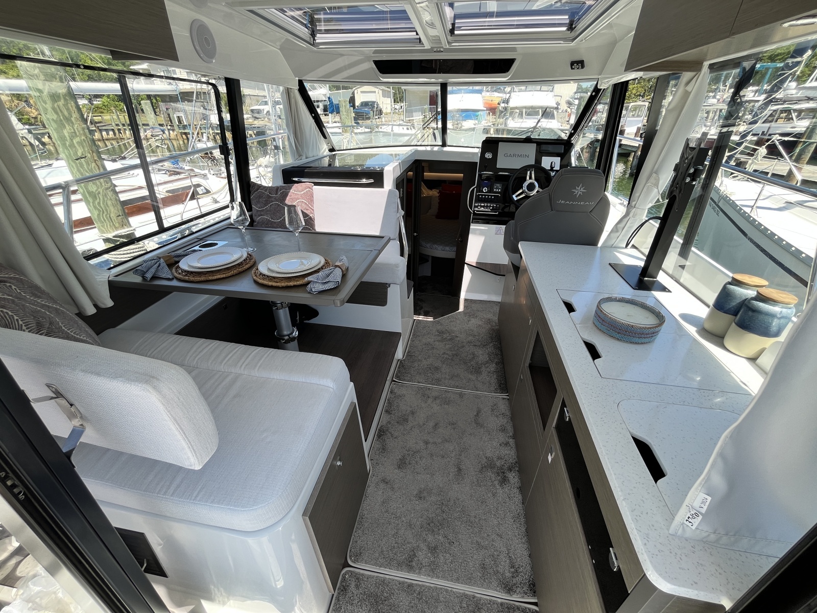 34ft Jeanneau Yacht For Sale