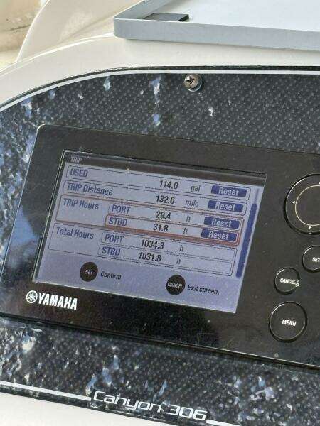 31ft Grady White Yacht For Sale