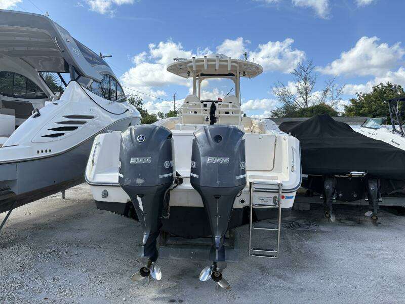 31ft Grady White Yacht For Sale