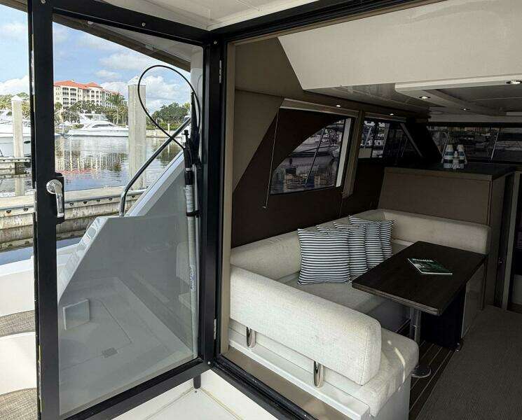 Long Gone 34ft Carver Yacht For Sale