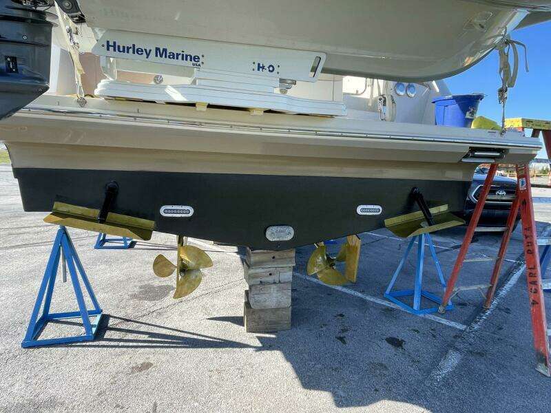 Long Gone 34ft Carver Yacht For Sale