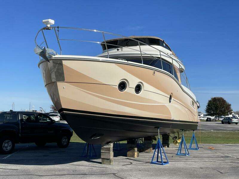 Long Gone 34ft Carver Yacht For Sale