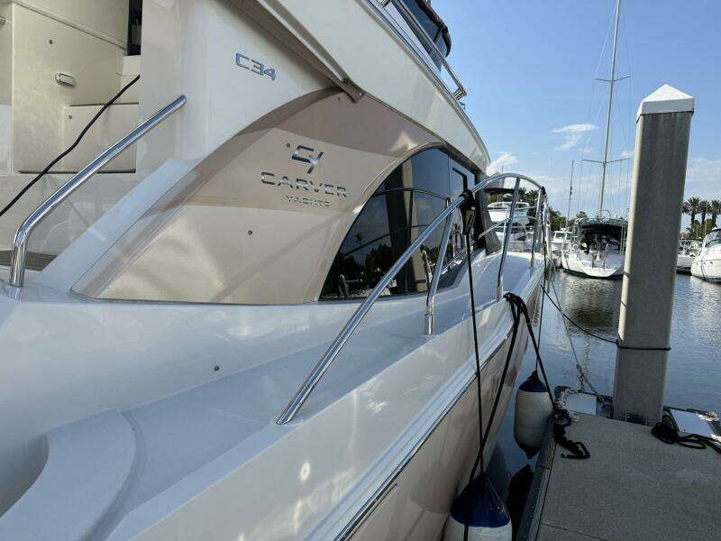 Long Gone 34ft Carver Yacht For Sale