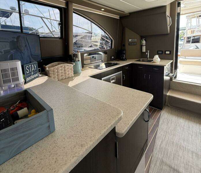 Long Gone 34ft Carver Yacht For Sale