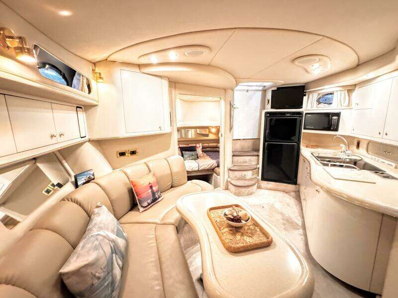 SEASCAPE 40ft Sea Ray Yacht For Sale