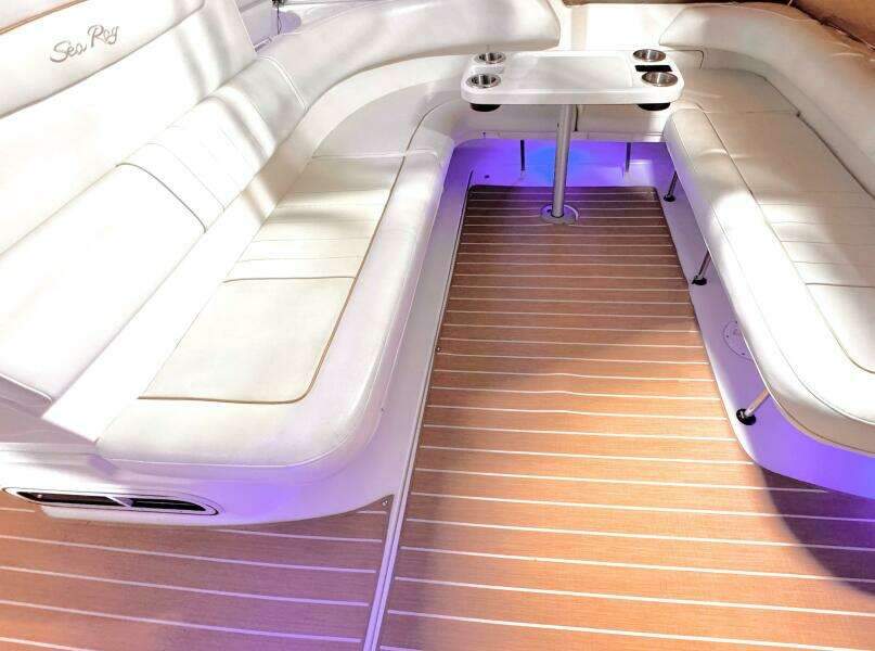 SEASCAPE 40ft Sea Ray Yacht For Sale