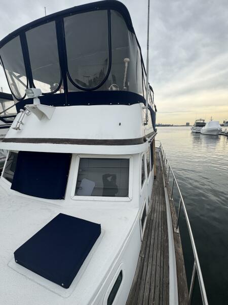 44' 1981 Marine Trader Double Cabin