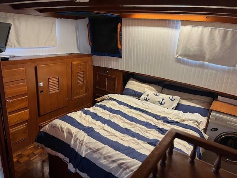 44' 1981 Marine Trader Double Cabin