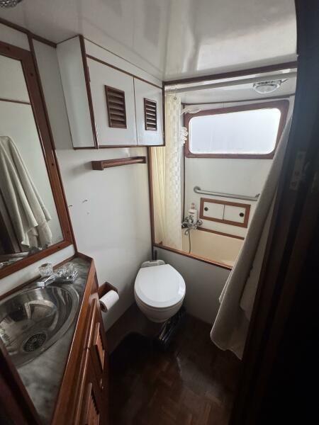 44' 1981 Marine Trader Double Cabin
