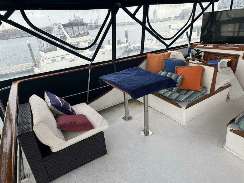 44' Marine Trader Flybridge Forward Port