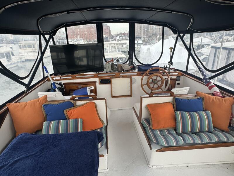 44' 1981 Marine Trader Double Cabin