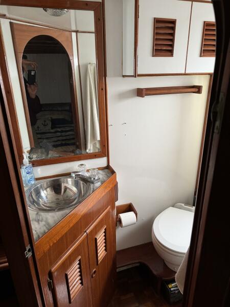 44' 1981 Marine Trader Double Cabin