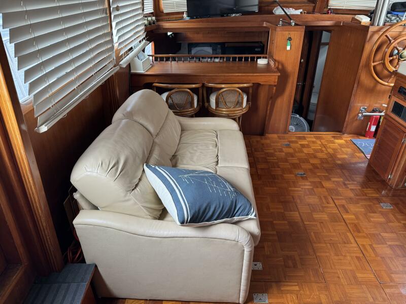 44' 1981 Marine Trader Double Cabin