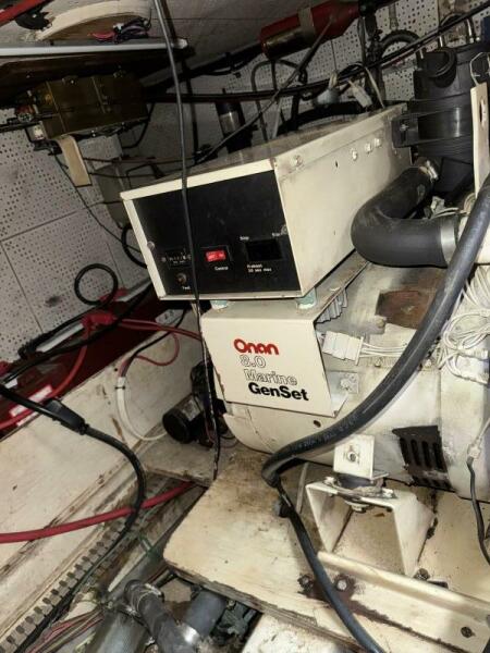 44' 1981 Marine Trader Double Cabin