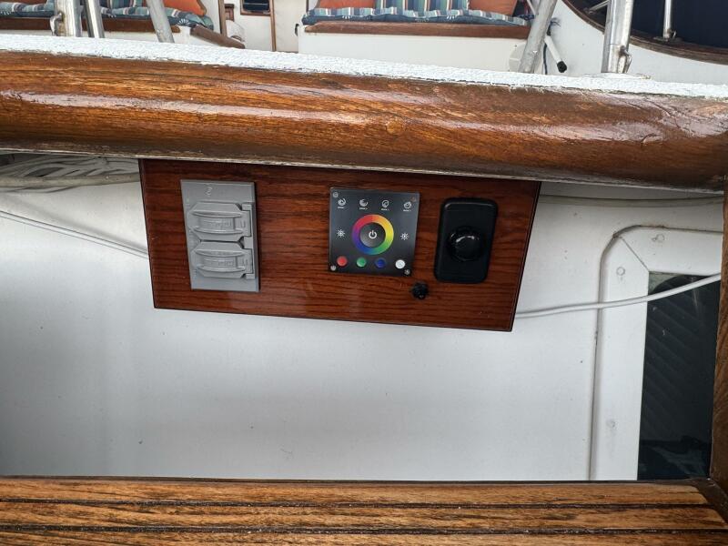 44' 1981 Marine Trader Double Cabin
