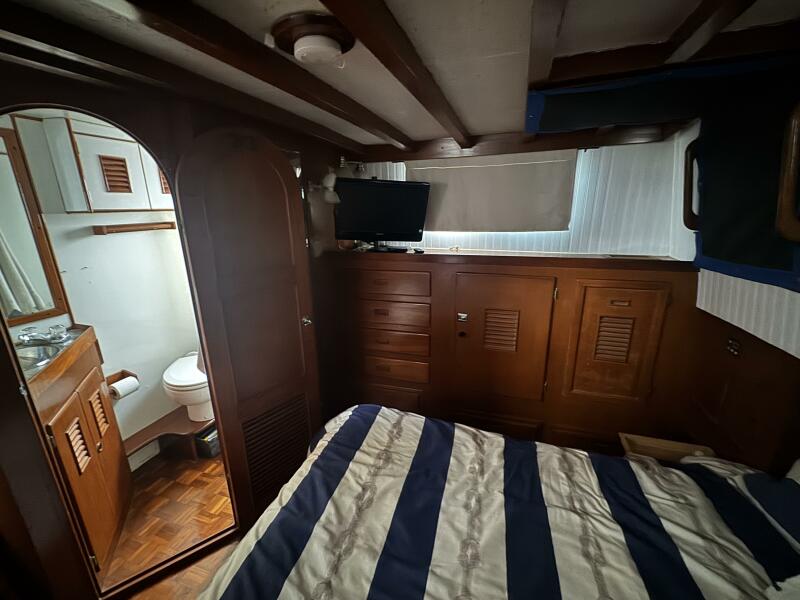 44' 1981 Marine Trader Double Cabin